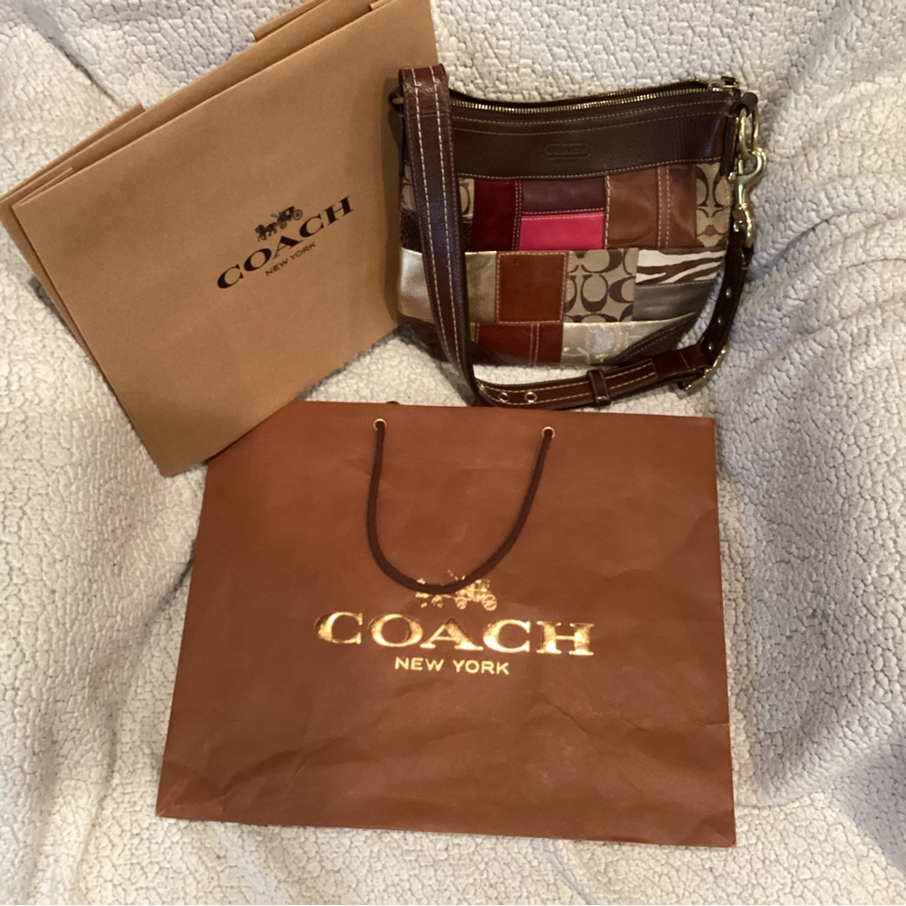 Coach Brown Tote Bag with Structured Design and Gold Hardware